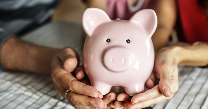 How Much of Your Wages Should You Be Putting Away In Savings?